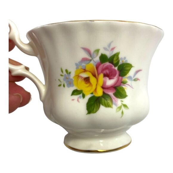 Royal Albert Bone China Teacup & Saucer Westbury Summertime Series England - Picture 2 of 9